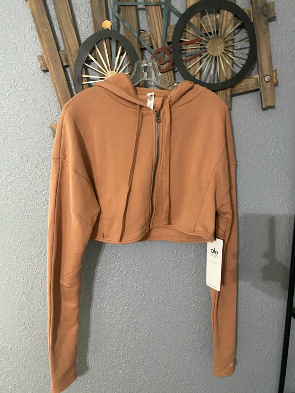 Alo Yoga XS NWT crop hoody
